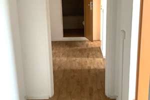 Helle 3-Zimmer-Wohnung in Leipzig / Lausen-Grünau, zentrale Lage, Hausmeisterservice u.v.m. – Zingster Straße 6, 4207 Lausen-Grünau, Leipzig – Vorschaubild 2