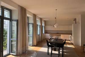 Elegant and Spacious 4-Room Family Apartment with Two Balconies and Two Bathrooms – wolliner strasse 5, 10435 Mitte (Ortsteil), Berlin – Vorschaubild 2