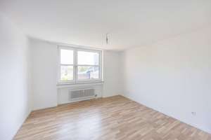Bezugsfrei & modernisiert: Helle 2,5-Zimmer-Wohnung mit Loggia, Aufzug & Tiefgaragenstellplatz – 48161 Gievenbeck, Münster – Vorschaubild 10