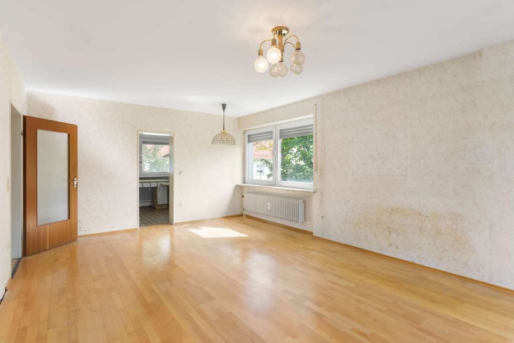 Immobilie in Augsburg - Gut geschnittene 2-ZKB-Wohnung mit Potential in A.-Pfersee! Kauf gegen Gebot - Bild 2