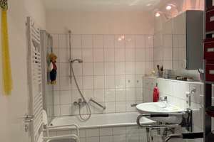 Helle 2-Zimmer Wohnung mit Balkon und EBK in Düsseldorf-Wersten – Die vollständige Adresse der Immobilie erhältst du vom Anbieter., 40591 Wersten, Düsseldorf – Vorschaubild 3