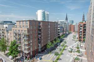 Über den Dächern der HafenCity: Skyline-Views vom 10. Obergeschoss (Endetage) im Eleven Decks – Überseeallee 2a, 20457 HafenCity, Hamburg – Vorschaubild 6