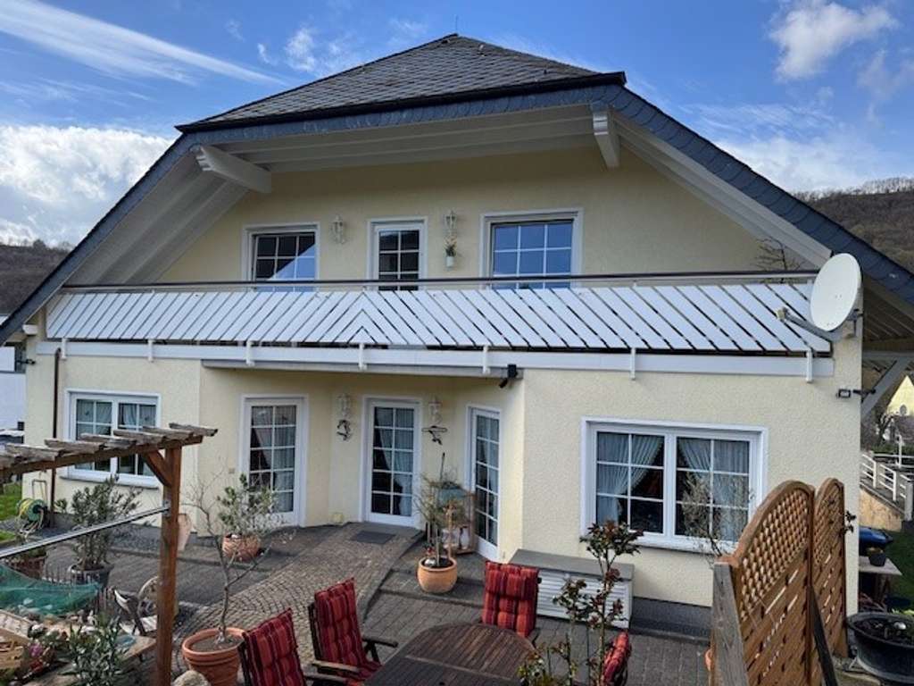 Immobilie in Neumagen-Dhron - Exklusives Wohnhaus mit Blick auf die Weinberge - Bild 2