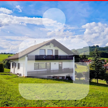 Großzügiges Wohnhaus mit Weitblick für eine oder zwei Familien: Viel Platz für Ihre Wohnträume