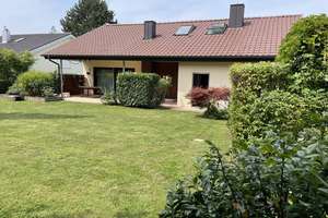 Großzügiges, helles Einfamilienhaus mit Einliegerwohnung, Massivbauweise, Sackgassenlage – Die vollständige Adresse der Immobilie erhältst du vom Anbieter., 74232 Abstatt – Vorschaubild 3
