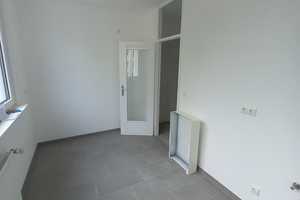 Schöne 3-Zimmerwohnung mit Balkon und neuem Badezimmer. – KIssinger Str. 10, 40229 Düsseldorf – Vorschaubild 3