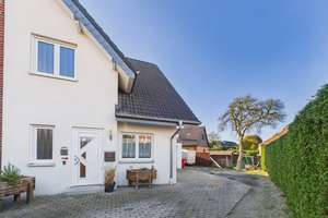 Kompakte Doppelhaushälfte (2009) mit Ausbaureserve -Perfekt für Paare oder Kleinfamilie- – Die vollständige Adresse der Immobilie erhältst du vom Anbieter., 47839 Hüls, Krefeld – Vorschaubild 35