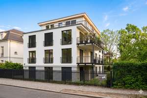 Neubau-Maisonette mit Garten in Lichterfelde West: Erstbezug mit zwei Terrassen & Erdwärme