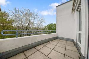 3 Zimmer-Wohnung in Riedenberg- Ruhige, grüne Lage, 2 Balkone & Tiefgarage und Einbauküche inklusive – 70619 Riedenberg, Stuttgart – Vorschaubild 7
