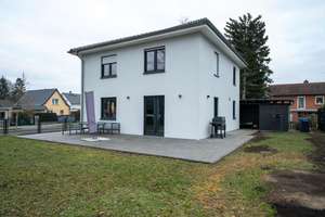 Moderne Stadtvilla (Baujahr 2019) mit hochwertiger Ausstattung in FredersdorfVogelsdorf – Die vollständige Adresse der Immobilie erhältst du vom Anbieter., 15370 Fredersdorf-Vogelsdorf – Vorschaubild 1