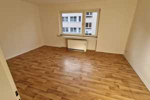 Freundliche 2-Zimmer-Wohnung in Essen-Kettwig, zentral gelegen, Ausrichtung Ost-West-Lage – Corneliusstraße 26, 45219 Essen – Vorschaubild 2