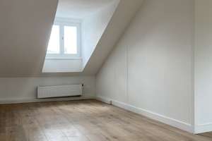 *** Frisch renovierte 2-Zimmer-Dachgeschosswohnung mit einer EBK - günstig & zentral *** – Sattlerstr 4, 42105 Elberfeld, Wuppertal – Vorschaubild 12