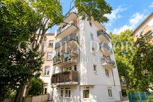 Exklusive Dachgeschoss-Maisonette mit Galerie und drei Balkonen