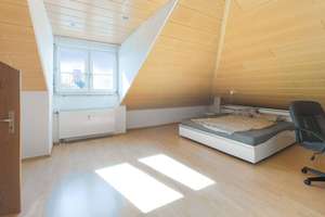 Attraktive 2-Zimmer-Dachgeschosswohnung mit Balkon und Stellplatz in begehrter Lage von Leingarten – Die vollständige Adresse der Immobilie erhältst du vom Anbieter., 74211 Leingarten – Vorschaubild 4