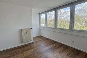 Sanierte 2 Zimmer Wohnung mit Balkon und EBK – Tersteegenstr. 61, 40474 Golzheim, Düsseldorf – Vorschaubild 2