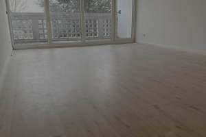 Helle 2-Zimmer-Maisonette-Wohnung mit Balkon in attraktiver Lage
