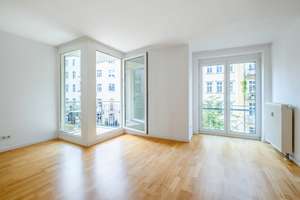 Lichtdurchflutete 2-Zimmer-Wohnung mit TG-Stellplatz im beliebten Dichterviertel – Die vollständige Adresse der Immobilie erhältst du vom Anbieter., 10115 Mitte (Ortsteil), Berlin – Vorschaubild 1