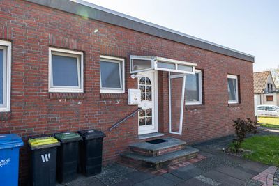 *** verspielte ERDGESCHOSSWOHNUNG mit TERRASSE - VIER ZIMMER KÜCHE BAD GÄSTE WC ***
