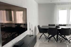 Schöne 3-Zimmer-Wohnung mit Balkon, Einbauküche und Stellplatz