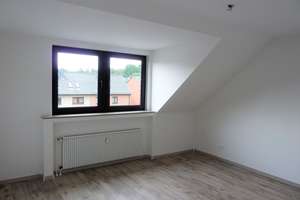 Stimmungsvolles Raumprogramm mit sonnigem Balkon in Köln-Dünnwald – Die vollständige Adresse der Immobilie erhältst du vom Anbieter., 51069 Dünnwald, Köln – Vorschaubild 12