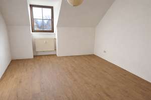 Attraktive 3-Zimmer-DG-Wohnung inklusive Garage – Die vollständige Adresse der Immobilie erhältst du vom Anbieter., 85416 Langenbach – Vorschaubild 3