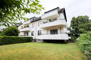 Ihr neues Zuhause: renovierte 3-Zimmer-Wohnung mit eigenem Garten, 2 Balkonen und Einbauküche