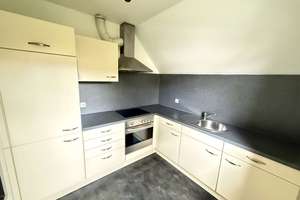 Großzügiges 1-Zi-Apartement mit Küche und Balkon in Fürth (Burgfarrnbach) – Irisweg 4, 90768 Atzenhof, Burgfarrnbach, Fürth – Vorschaubild 3