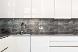 Helmholtzkiez: Lichtdurchfluteter 4-Zimmer Altbau, 4. OG, Lift, große Terrasse & 2 Balkone, 2 Bäder – Schönhauser Allee 52, 10437 Prenzlauer Berg, Berlin – Vorschaubild 17