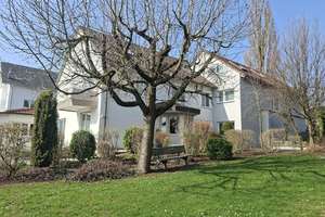 Sehr gepflegtes 4-Familien-Wohnhaus mit großem Gartengrundstück in Top Wohnlage von CR – Die vollständige Adresse der Immobilie erhältst du vom Anbieter., 74564 Crailsheim – Vorschaubild 1