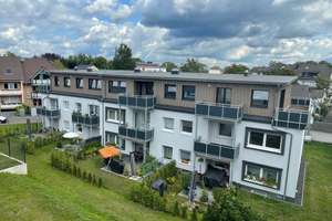 Helle und hochwertige  3 Zimmerwohnung mit Dachterrasse sucht netten Nachmieter