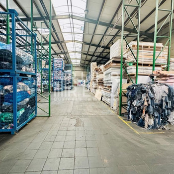 Gepflegte Industriehallen in Haan | angrenzende Büroflächen | flexible Aufteilung