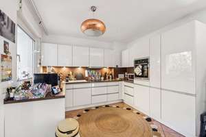 Hübsches Reihenendhaus mit Einliegerwohnung im Keller