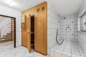 Luxuriöse 4-Zimmerwohnung in villenähnlicher Wohnlage mit großem umlaufenden Garten in Nymphenburg – Die vollständige Adresse der Immobilie erhältst du vom Anbieter., 80639 Nymphenburg, München – Vorschaubild 11
