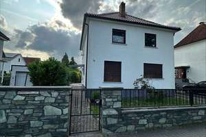 Zweifamilienhaus mit Erweiterungspotenzial – Die vollständige Adresse der Immobilie erhältst du vom Anbieter., 64546 Mörfelden-Walldorf – Vorschaubild 2
