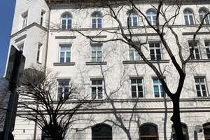 Neuhausen: Zentral wohnen im denkmalgeschützten u. sanierten Altbau: 3-Z-Wohnung mit 2 Balkonen  – Die vollständige Adresse der Immobilie erhältst du vom Anbieter., 80636 Sankt Vinzenz, München – Vorschaubild 20