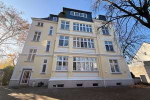 Zuhause über den Dächern – sonniges DG mit Fernblick – Die vollständige Adresse der Immobilie erhältst du vom Anbieter., 47269 Großenbaum, Duisburg – Vorschaubild 2
