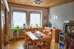 Familienidylle in Hillscheid - Einfamilienhaus mit Einliegerwohnung, 2 Garagen und sonnigem Garten! – Westerwaldkreis – Vorschaubild 13