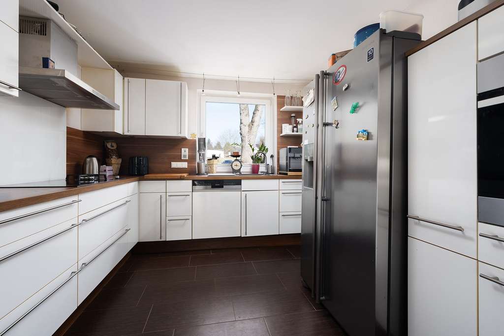 Immobilie in Ritterhude - Ritterhude// Modernisiertes Einfamilienhaus mit Pool, Bachlauf und 755 m² Grundstück - Bild 4