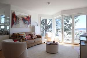 Lichtdurchflutete 3-Zimmer-Wohnung mit Blick auf die Stadt – Die vollständige Adresse der Immobilie erhältst du vom Anbieter., 70192 Killesberg, Stuttgart – Vorschaubild 2