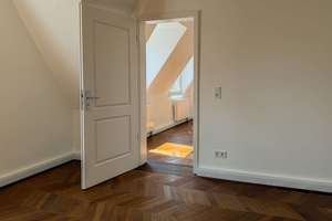 Edelstes Wohngefühl in der obersten Etage - Traumhafte 3-Zimmer-Wohnung direkt am Wittelsbacher Park – Die vollständige Adresse der Immobilie erhältst du vom Anbieter., 86159 Antonsviertel, Augsburg – Vorschaubild 12