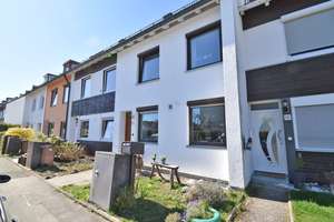 AIGNER - Modernisiertes und gepflegtes Reihenmittelhaus im Herzen Germerings! – Die vollständige Adresse der Immobilie erhältst du vom Anbieter., 82110 Germering – Vorschaubild 1