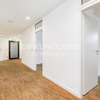 Helles Büro in Kudamm-Nähe