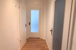 Modern sanierte 3-Zimmer-Wohnung mit Designboden, Garage in ruhiger Wohnlage – Die vollständige Adresse der Immobilie erhältst du vom Anbieter., 1259 Kleinzschachwitz, Dresden – Vorschaubild 2