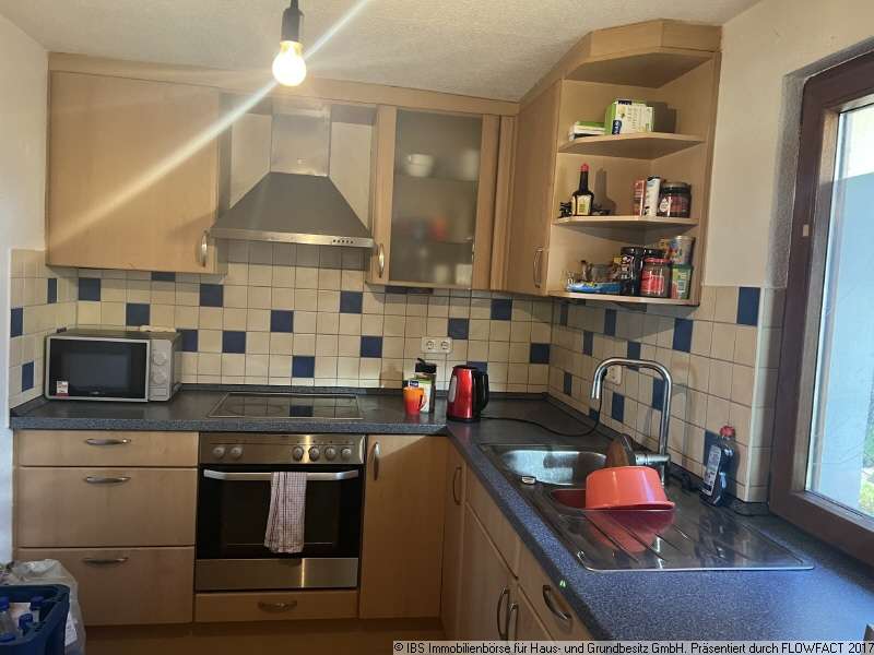 Immobilie in Schrozberg - Gepflegtes Wohnhaus mit 3 gemütlichesn Wohnungen, 2 Garagen und großem Garten - Bild 9