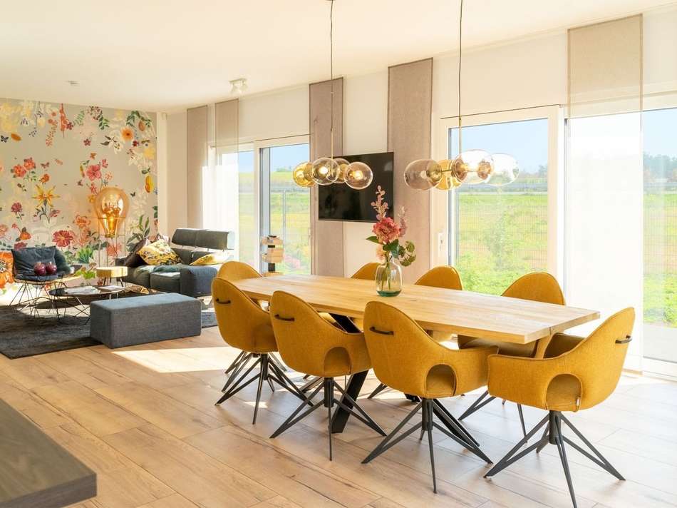  Wohn und Esszimmer