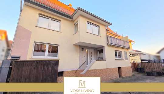 Bild von Großes Einfamilienhaus mit Garten, Balkon, 3 KFZ Stellplätzen, Keller und Nebengebäude