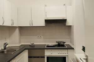 Geschmackvolle und geräumige Wohnung mit einem Zimmer sowie Balkon und EBK in Berlin – Ebertystraße 32, 10249 Friedrichshain, Berlin – Vorschaubild 6