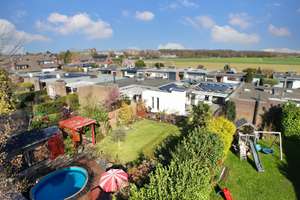 Moderner Bungalow mit Wärmepumpe, PV-Anlage, FB-Hzg, 3-fach Glas in Sackgasse in DU-Süd I Erbpacht – Die vollständige Adresse der Immobilie erhältst du vom Anbieter., 47259 Mündelheim, Duisburg – Vorschaubild 2