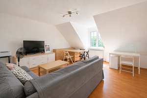 DIETZ: 3 Zimmer-Dachgeschosswohnung im Santo-Tirso-Ring von Groß-Umstadt! – Die vollständige Adresse der Immobilie erhältst du vom Anbieter., 64823 Groß-Umstadt – Vorschaubild 2