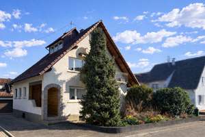 Schönes Zweifamilienhaus in Rammersweier – Die vollständige Adresse der Immobilie erhältst du vom Anbieter., 77654 Offenburg – Vorschaubild 1